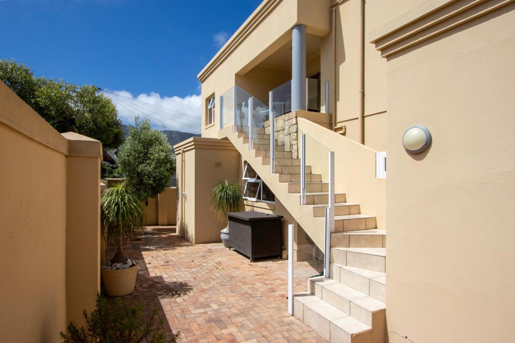 Ocean View Living Villa Hermanus Exterior photo